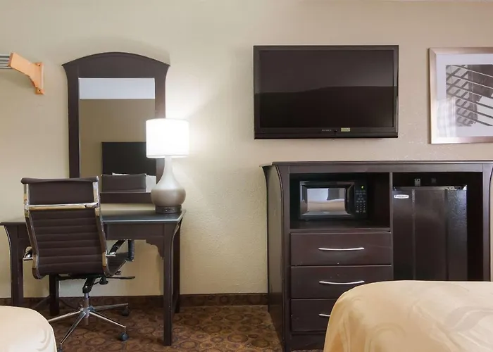 Quality Inn Magnolia